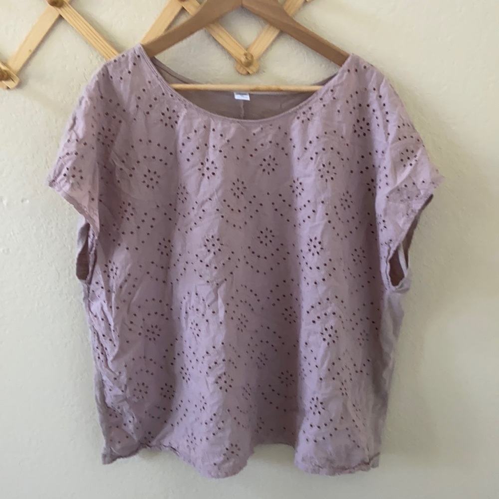 Old Navy Lavender Eyelet Short Sleeve Top